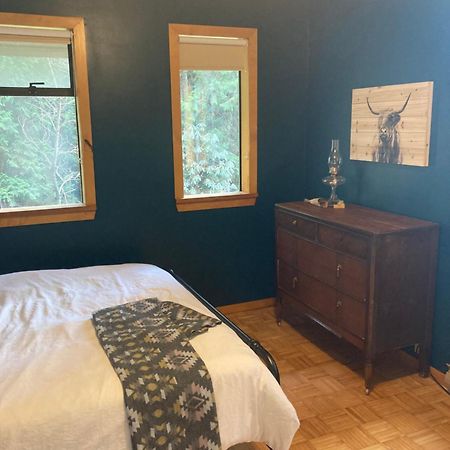 Forest Haven Hideaway Roberts Creek Bagian luar foto